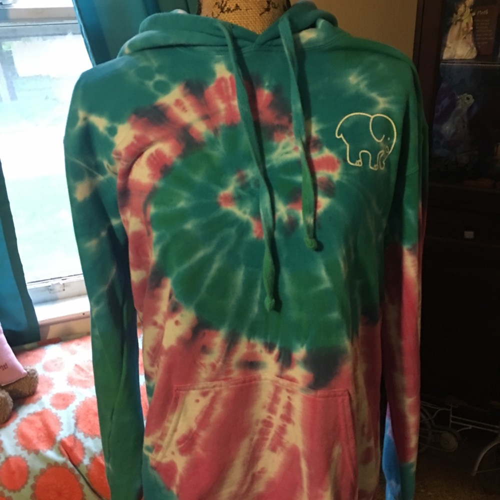Ivory Ella Size Small Tie Die Sweatshirt
